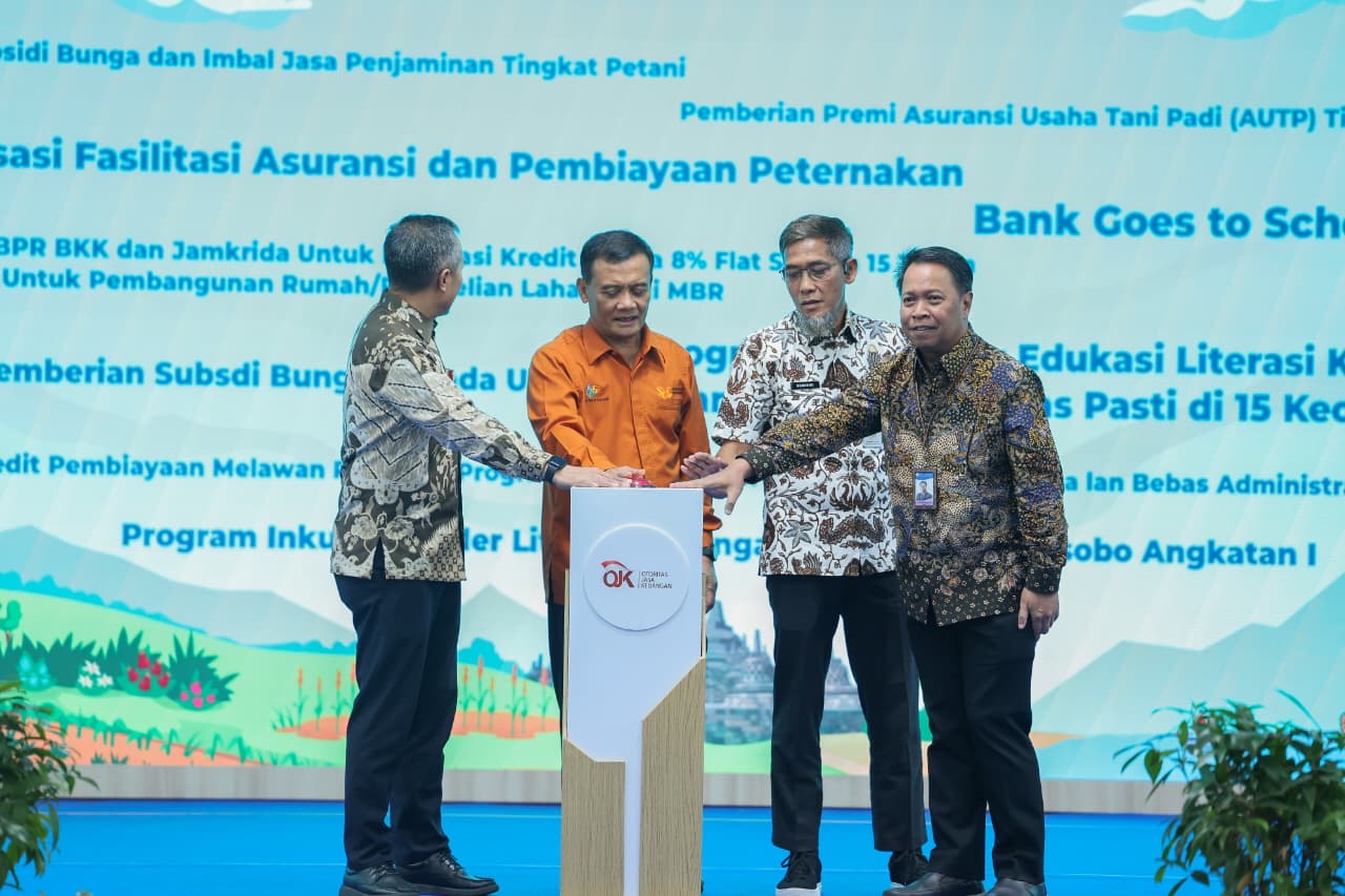 Gubernur Jateng Perkuat Literasi Keuangan Hingga Desa untuk Lawan Pinjol Ilegal dan Judi Online