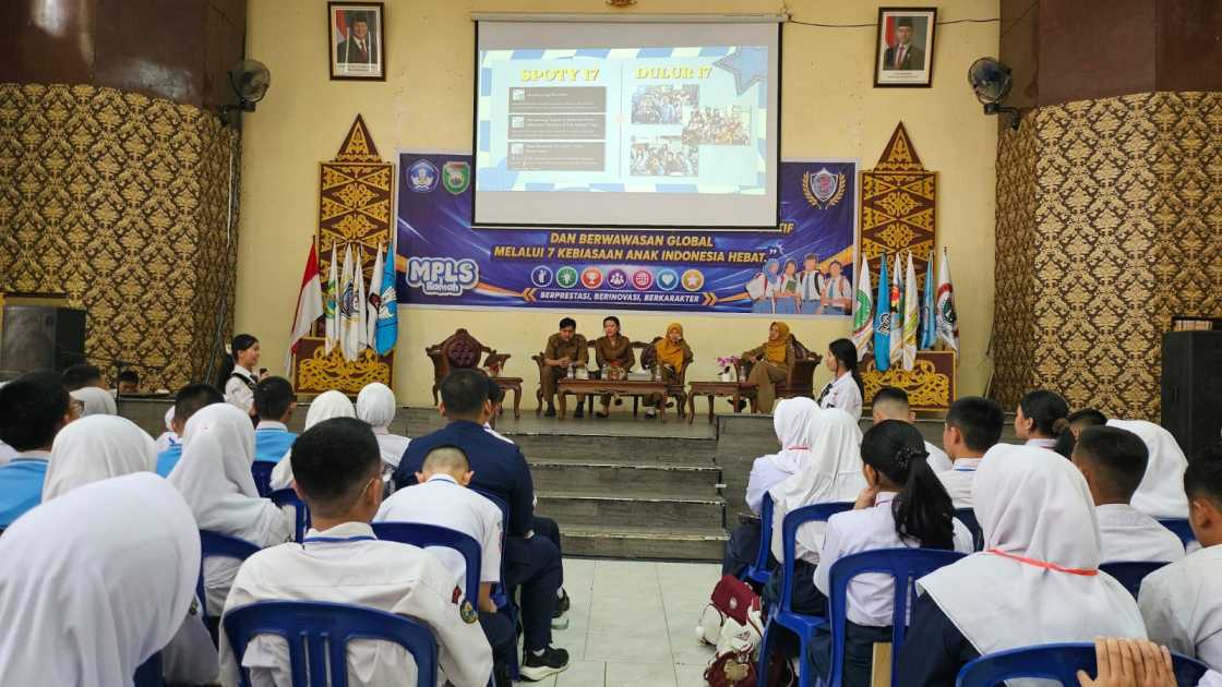 SMAN 17 Palembang Buka MPLS 2026 dengan Sistem Boarding School, 400 Siswa Baru Ikuti Pembinaan Karakter