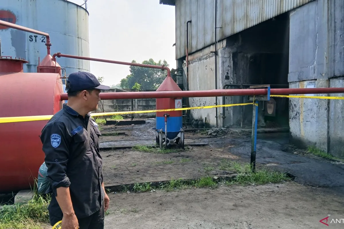 Kementerian LH Segel Pabrik Pengolah Oli Bekas Ilegal di Tangerang, Beroperasi Tanpa Izin Sejak 2022