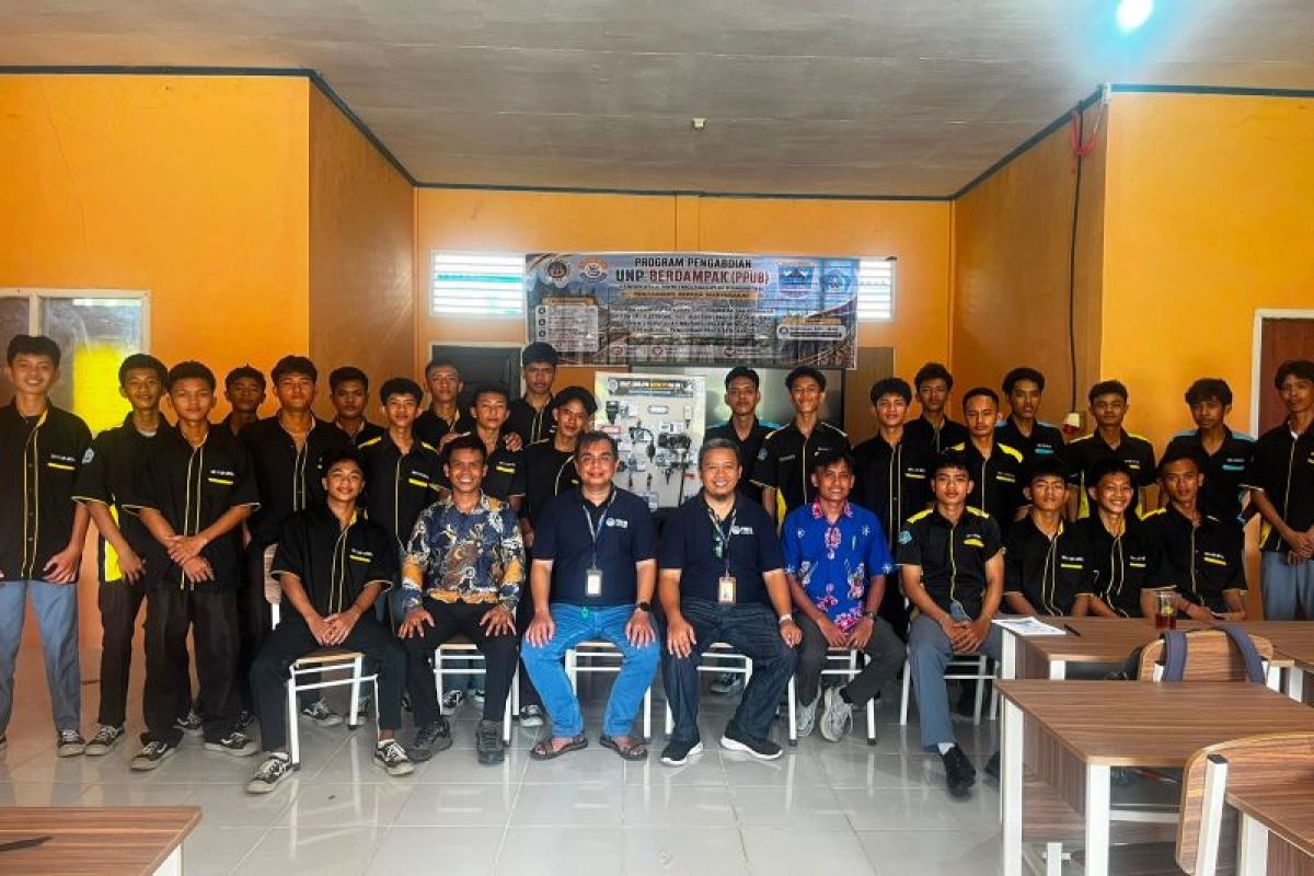 14 Jam Ditempuh Tim UNP Demi Bawa Smart Simulator EFI ke SMKN 3 Kepulauan Mentawai, 30 Guru dan Siswa Ikut Pelatihan