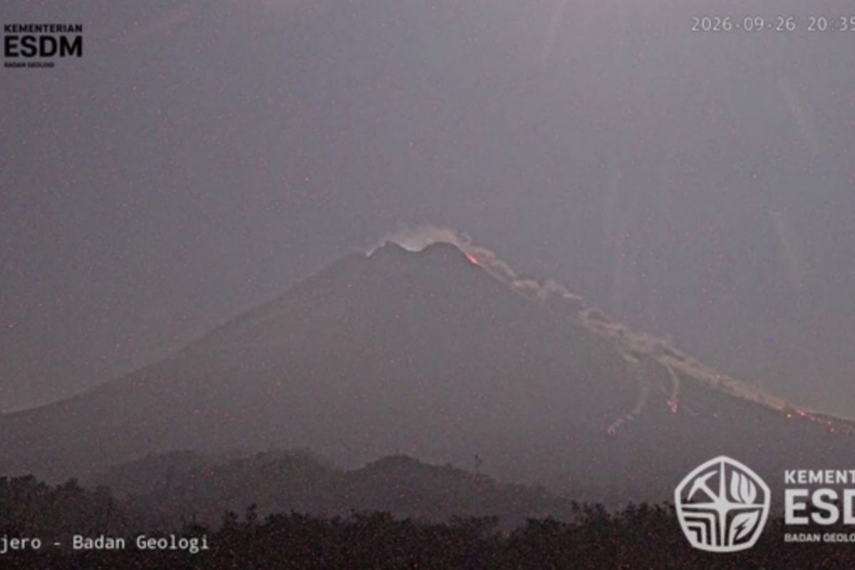 Gunung Merapi Luncurkan Awan Panas Guguran 2 Km ke Kali Boyong, Aktivitas Masih Level Siaga