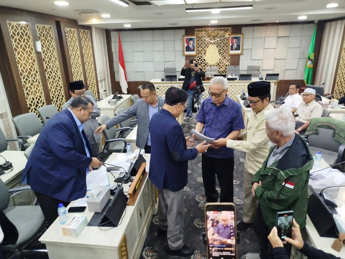 Komisi I DPRD Jabar Terima Audiensi Massa Penolak Safari Jokowi, Ini Tuntutan yang Disampaikan