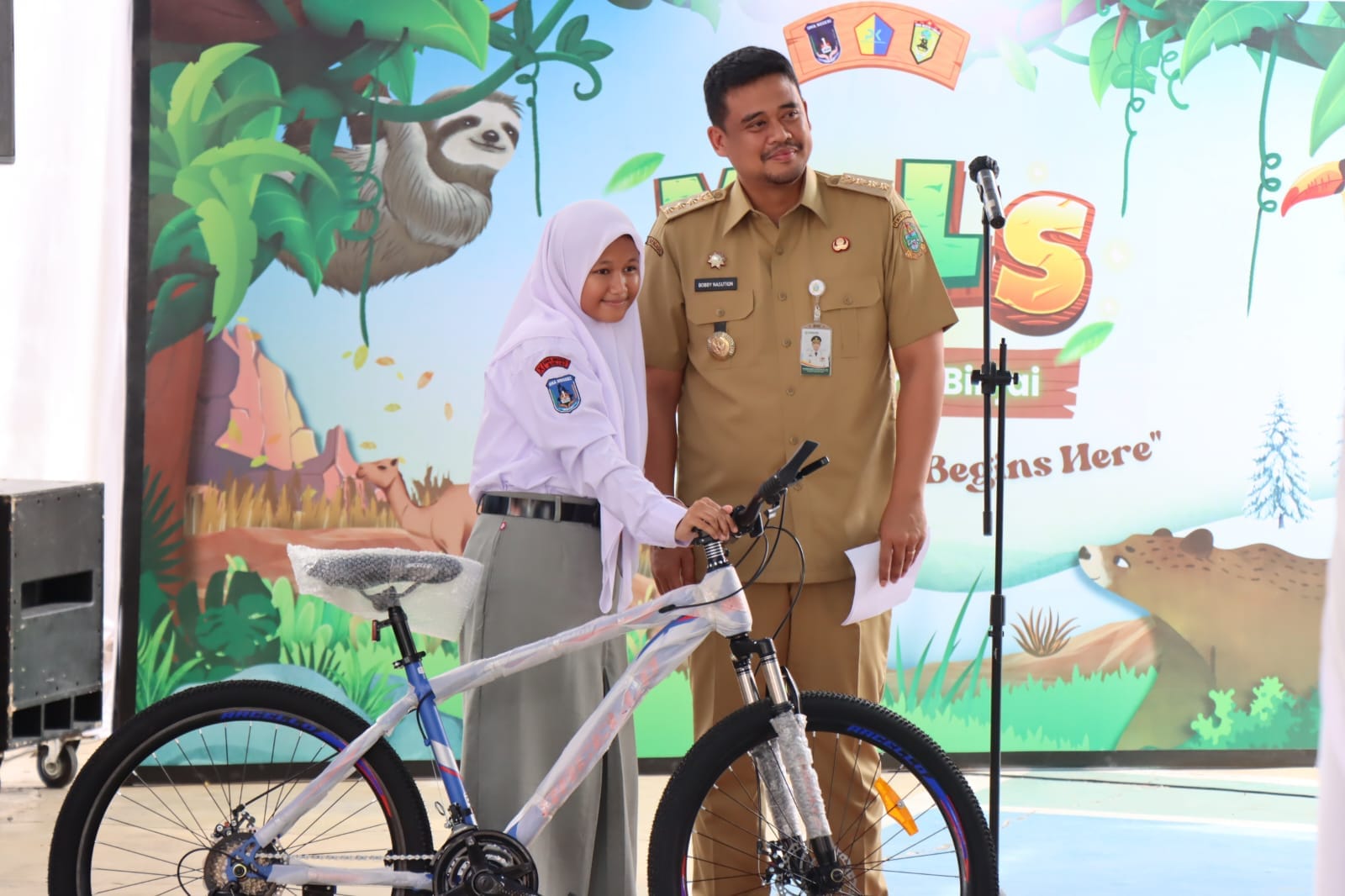 Bobby Nasution Buka MPLS 2026/2027 se-Sumut di Binjai, Tekan Narkoba dengan Tes Urine Berkala di Sekolah