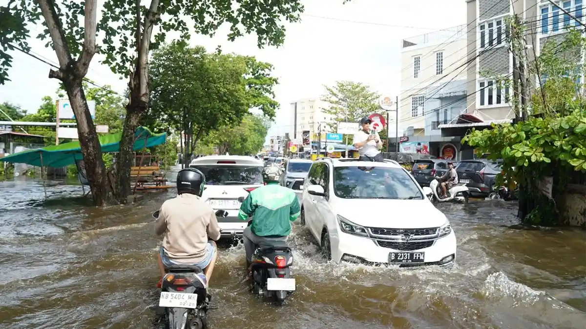 BMKG Keluarkan Peringatan Hujan Lebat di 4 Kabupaten Kalbar hingga 22 Juni 2026, Warga Diimbau Waspada Banjir dan Longsor