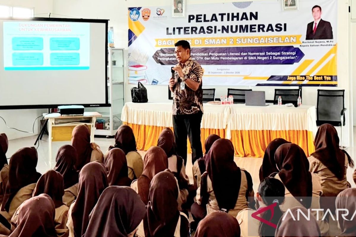 DKUKM Babel Dorong Kewirausahaan Sosial di SMAN 2 Sungai Selan, Pelajar Dibekali Wawasan Usaha