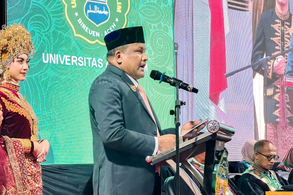 Bupati Bireuen Akui Ikatan Emosional Kuat dengan Universitas Almuslim saat Wisuda 666 Lulusan