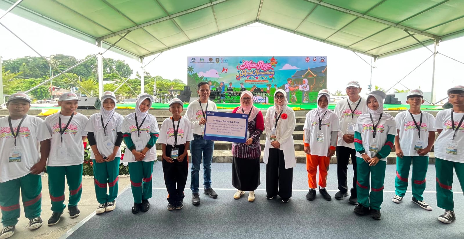 BRI Salurkan Beasiswa untuk 60 Pelajar di Kepri di Hari Anak Nasional 2026, 30 Siswa di Tanjungpinang Terima Bantuan