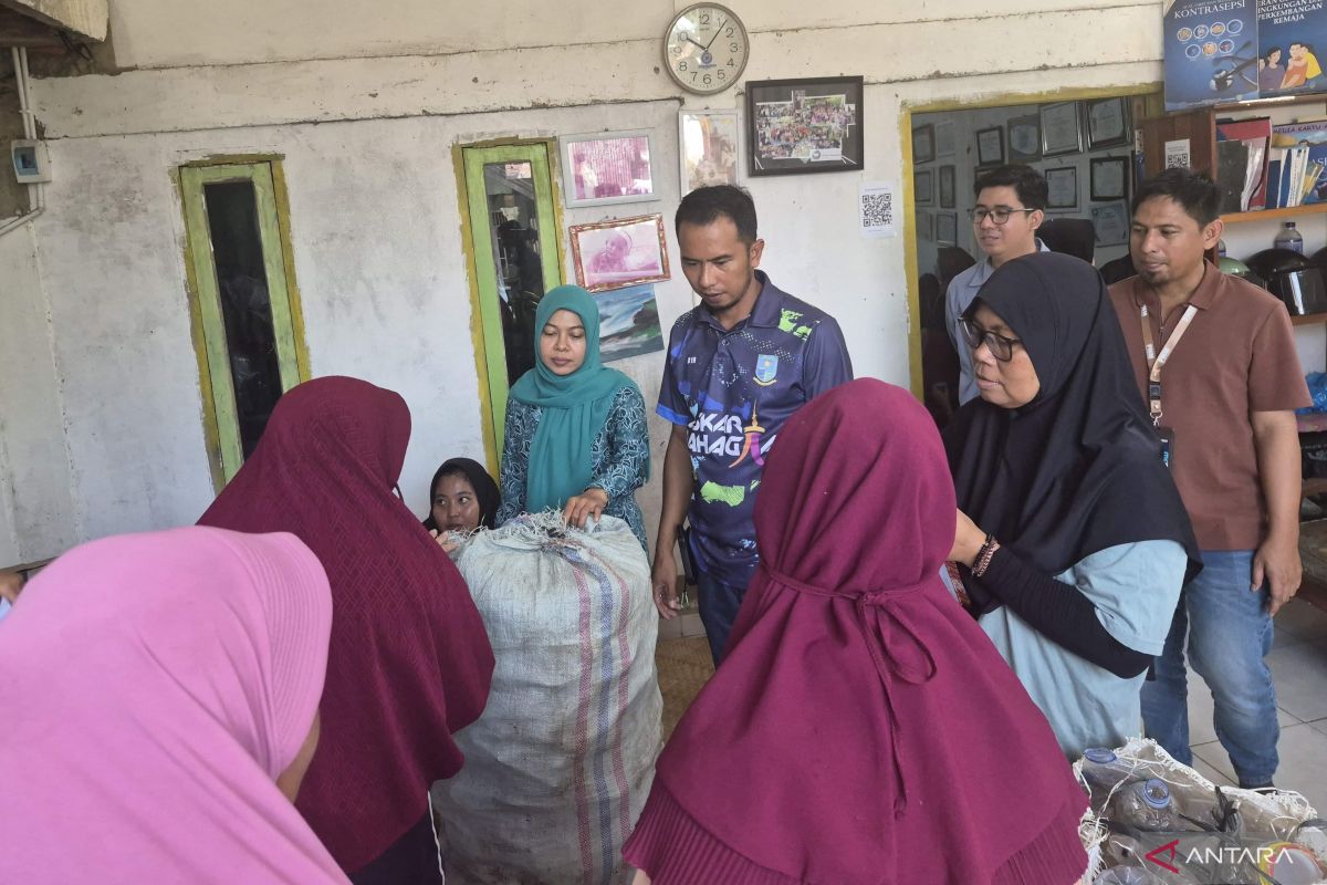 Nasabah PNM di Kota Jambi Bayar Angsuran Kredit Pakai Hasil Jual Sampah Plastik, 85 Orang Sudah Ikut