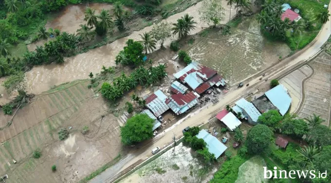 Banjir Tanah Datar Rendam 122 Rumah, Jembatan Putus di Tengah Masa Transisi Pemulihan Pascabencana November 2025