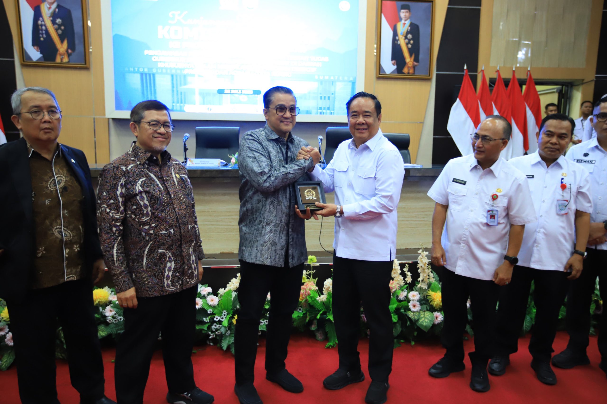 Wagub Sumsel Cik Ujang Buka Data ke Komisi II DPR: Ekonomi Tumbuh 5,35%, Angka Kemiskinan Turun ke 9,85%