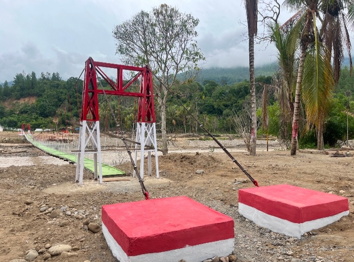 Empat Bulan Digarap TNI, Jembatan Gantung Reje Payung di Aceh Tengah Rampung dan Satukan Kembali Warga serta SDN 10 Linge