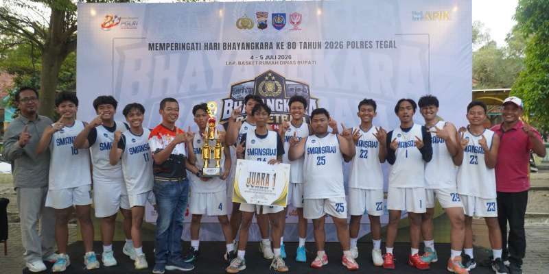Polres Tegal Tutup Turnamen Basket Pelajar SMA/SMK, SMA 1 Slawi Juara Umum Putra dan Putri Hari Bhayangkara Ke-80