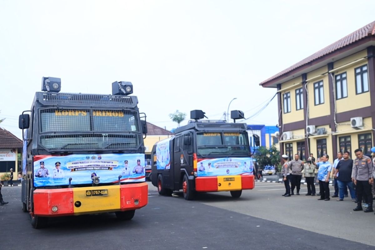 Polda Banten Alihfungsikan Water Cannon Angkut 502.000 Liter Air Bersih ke 6 Kecamatan di Kabupaten Serang
