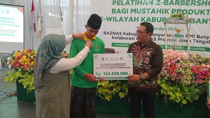 80 Santri dari 47 Ponpes di Banyumas Dilatih Pangkas Rambut, Target 1 Ponpes 1 Barbershop