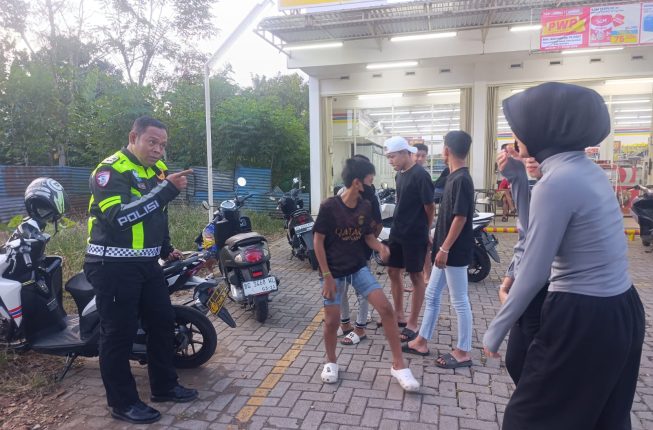 Satlantas Polres Pagaralam Turun ke Tongkrongan Remaja di Air Perikan, AIPDA Paino Edukasi Humanis Cegah Balapan Liar