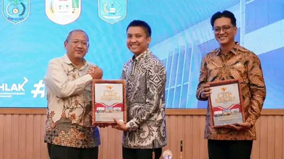 Bupati Ogan Ilir Terima LHP BPK untuk APBD 2025, Ketua DPRD: Ini Bahan Pembelajaran Tata Kelola