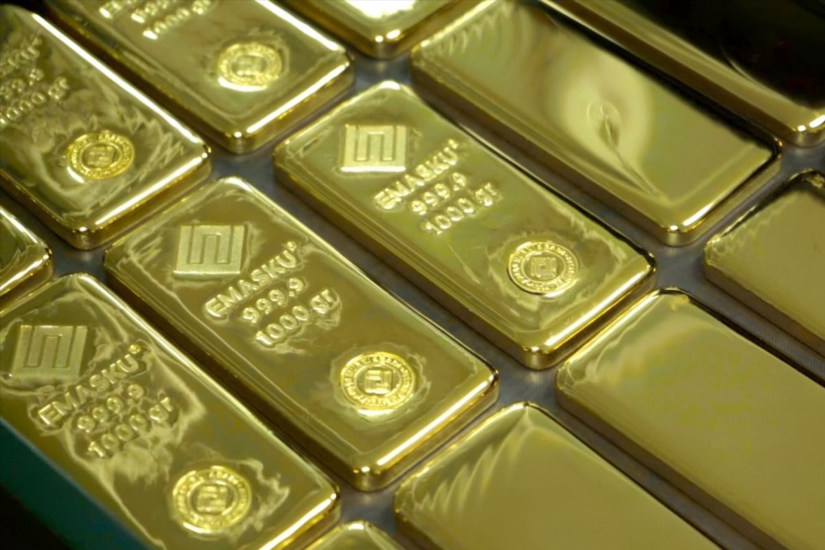 Harga Emas di Pegadaian Kepri Hari Ini Kompak Turun, Antam dan UBS Tembus Rp2,7 Juta Per Gram