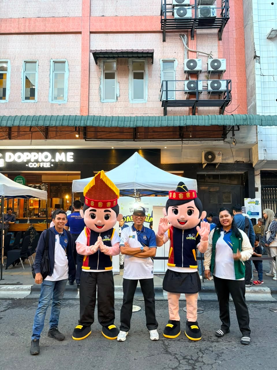 Imigrasi Polonia Buka Layanan Paspor Ceria di Car Free Night Kesawan Medan, Warga Urus Dokumen Sambil Nongkrong