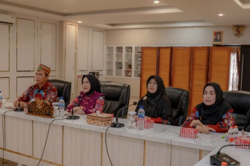 Bunda PAUD Kapuas Siti Saniah Wiyatno Dukung Wajib Belajar 13 Tahun, Siapkan Strategi Jemput Bola dan Digitalisasi Pelaporan