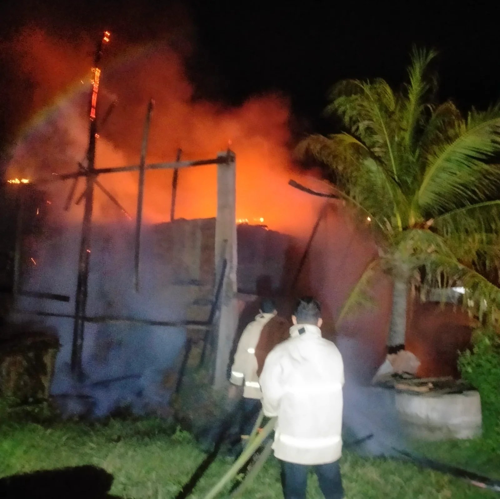 Dapur Bata Milik Warga di Aceh Besar Terbakar Dini Hari, Bangunan Kayu Rusak Berat