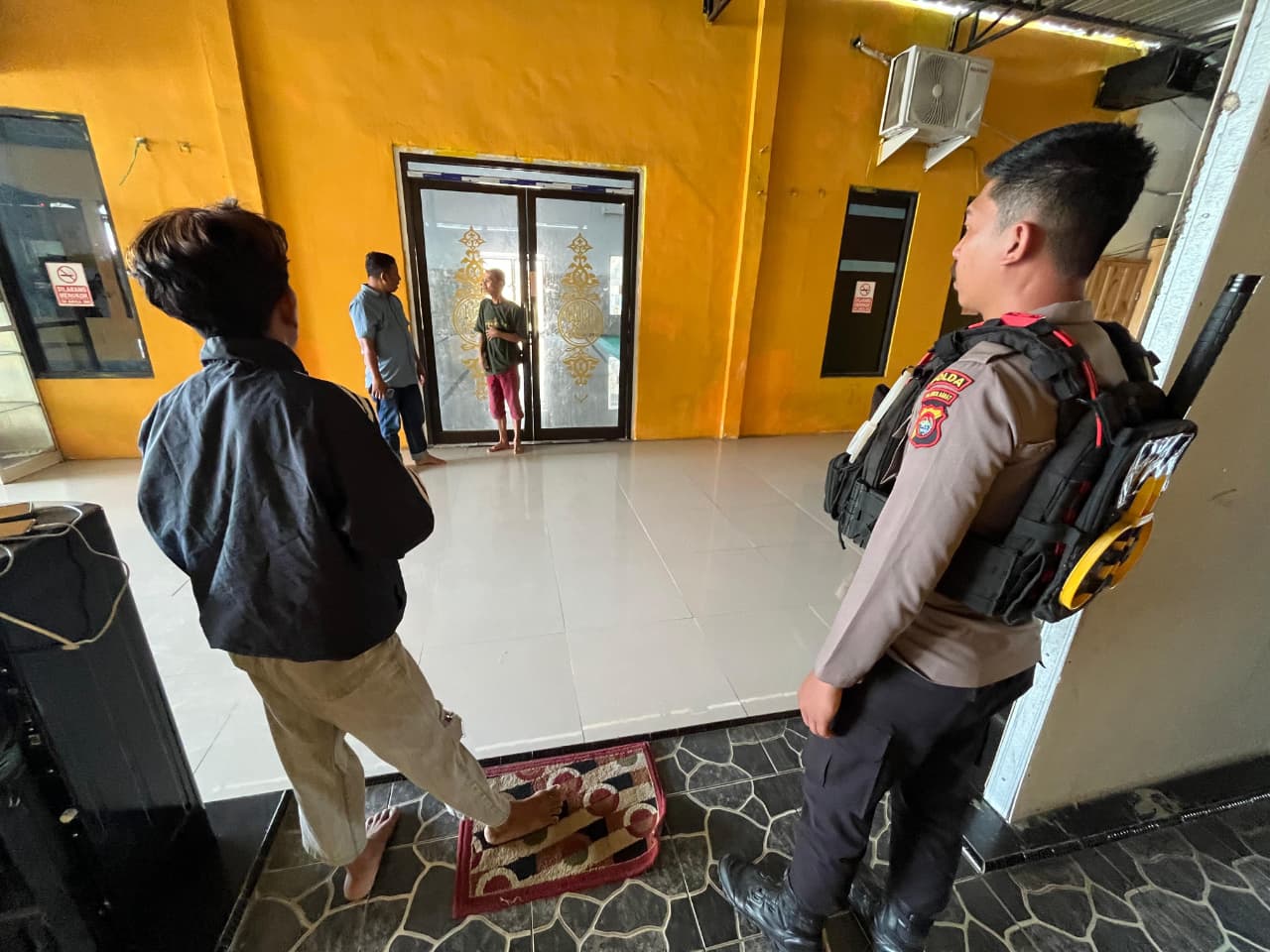 Patmor Polres Mamuju Tengah Redam Cekcok Anak Punk di Belakang Masjid Benteng, Pengajian Anak-Anak Tetap Aman