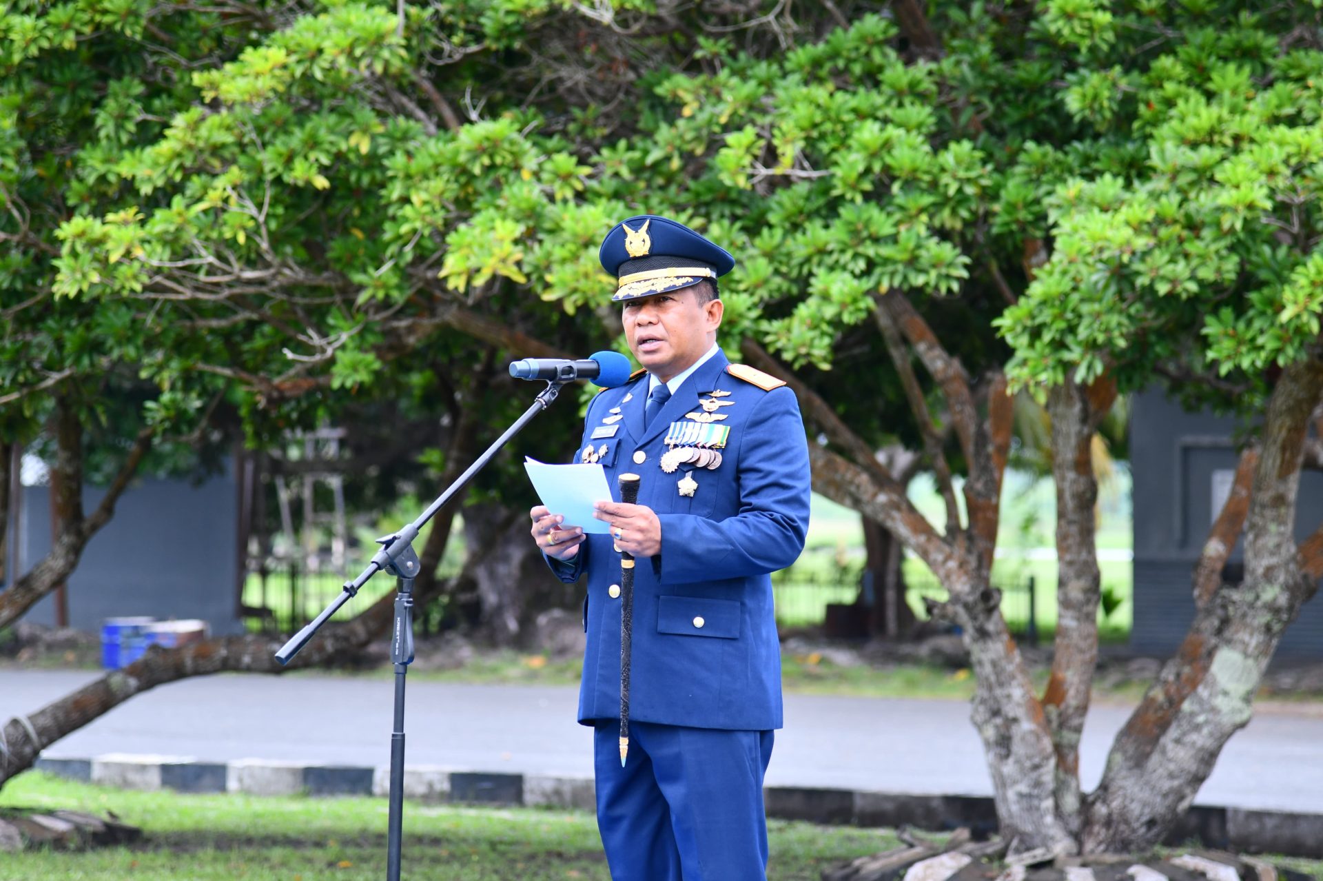 Peringati Hari Bakti TNI AU ke-79, Danlanud Raden Sadjad Beri Penghargaan ke Prajurit Peraih Juara Karate Nasional di Natuna