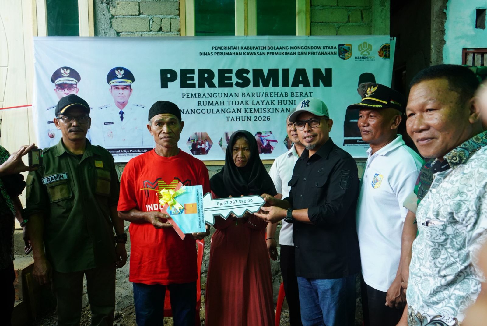 Bupati Bolmut Resmikan Rumah Layak Huni untuk Rahim di HUT ke-19, Dibangun Hanya 27 Hari