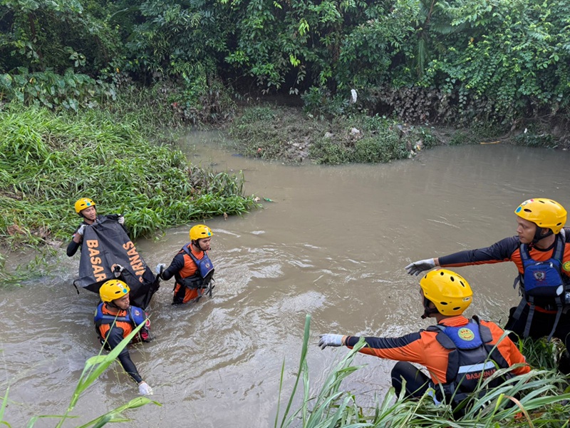 Tim SAR Temukan Bocah 7 Tahun Hanyut Terseret Arus Parit di Paal Merah Jambi, Jasad Ditemukan 2,5 Km dari Lokasi