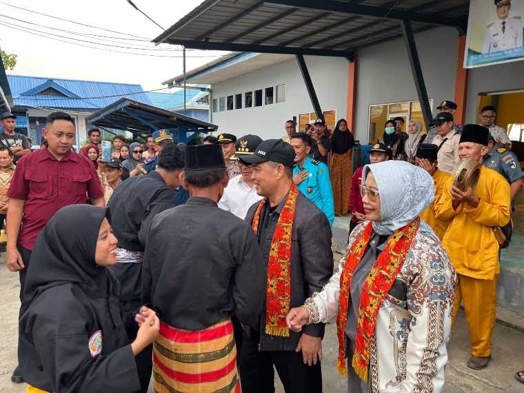 Gubernur Kalbar Ria Norsan Resmi Buka Program Gema Membangun Desa di Kayong Utara, Warga Diminta Sampaikan Aspirasi ke APBD 2027