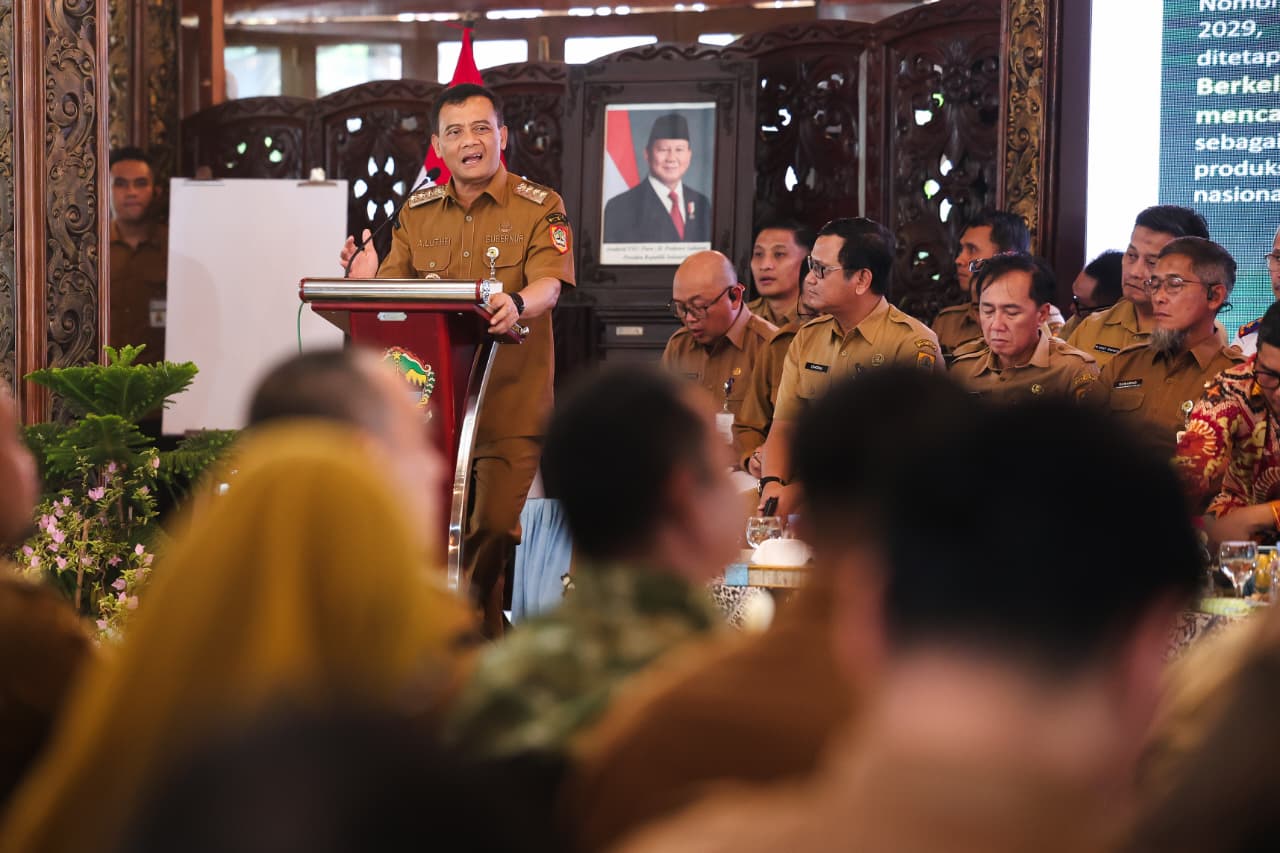 Pemprov Jateng Anggarkan Rp 49 Miliar Perbaiki Jalan Pantura Barat, Target Kemantapan 94 Persen Kembali Tercapai