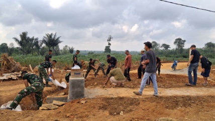Satgas TMMD ke-129 Kodim 0412/LU dan Warga Gotong Royong Rapikan Gorong-Gorong di Lampung Utara, Bukti Kemanunggalan TNI-Rakyat