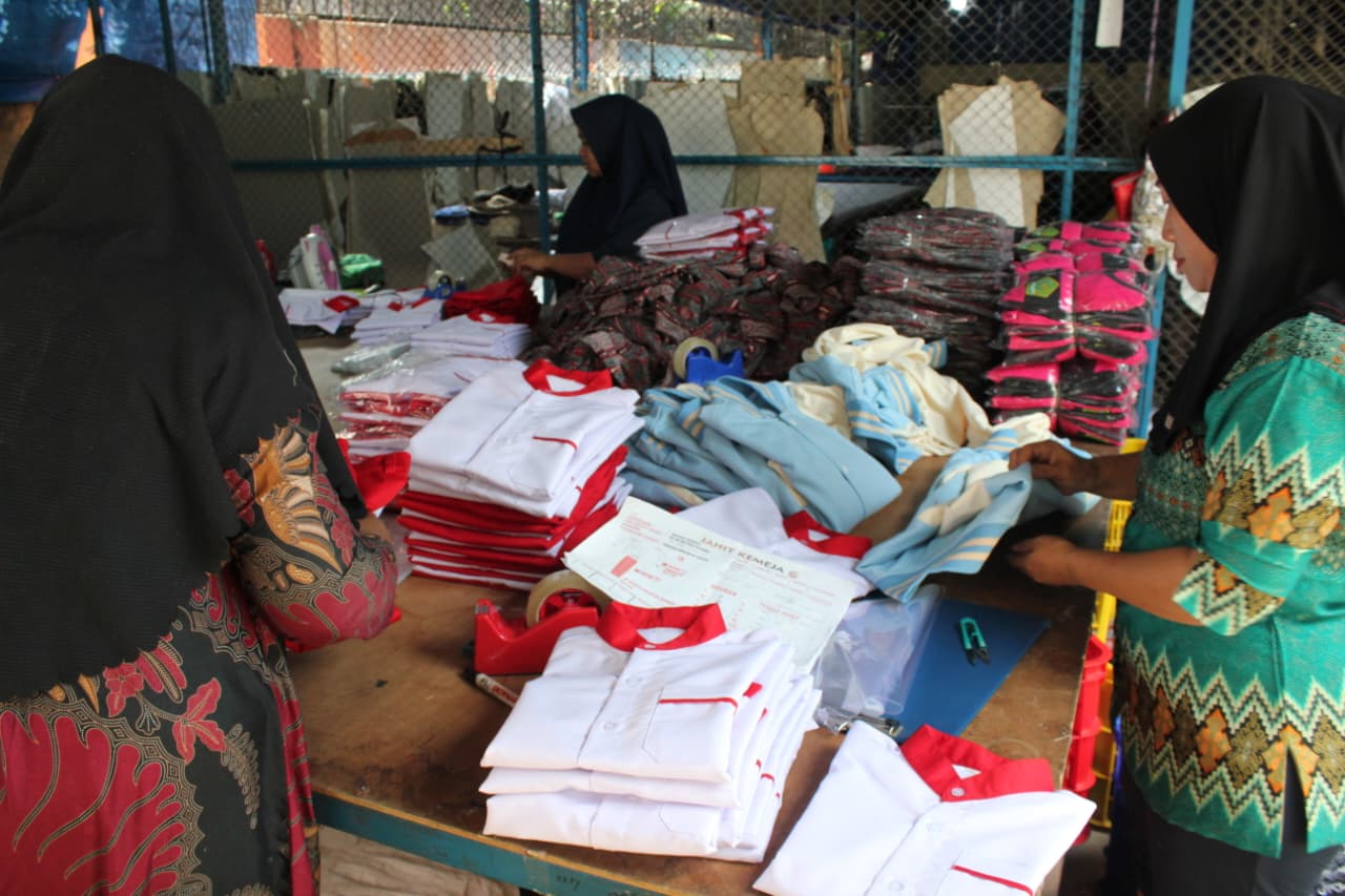 Konveksi Dian Jaya di Medan Kebanjiran Order Seragam Sekolah Jelang Tahun Ajaran Baru 2026/2027, Omzet Naik Hingga 100 Persen