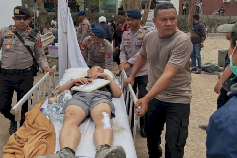 Gempa M 7,7 Guncang Nagekeo NTT: 986 Wisatawan Dievakuasi dari Pulau Padar, 4 Orang Meninggal Dunia