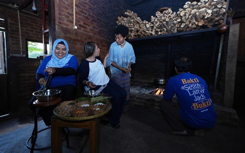 Dapur Tara di Labuan Bajo, Resto Kebun Tanpa Sinyal yang Sajikan Warisan Rasa Flores dengan Kayu Bakar