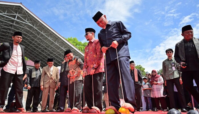 Gubernur Mahyeldi Buka Alek Anak Nagari Bukittinggi 2026, Dorong Permainan Tradisional Lawan Kecanduan Smartphone