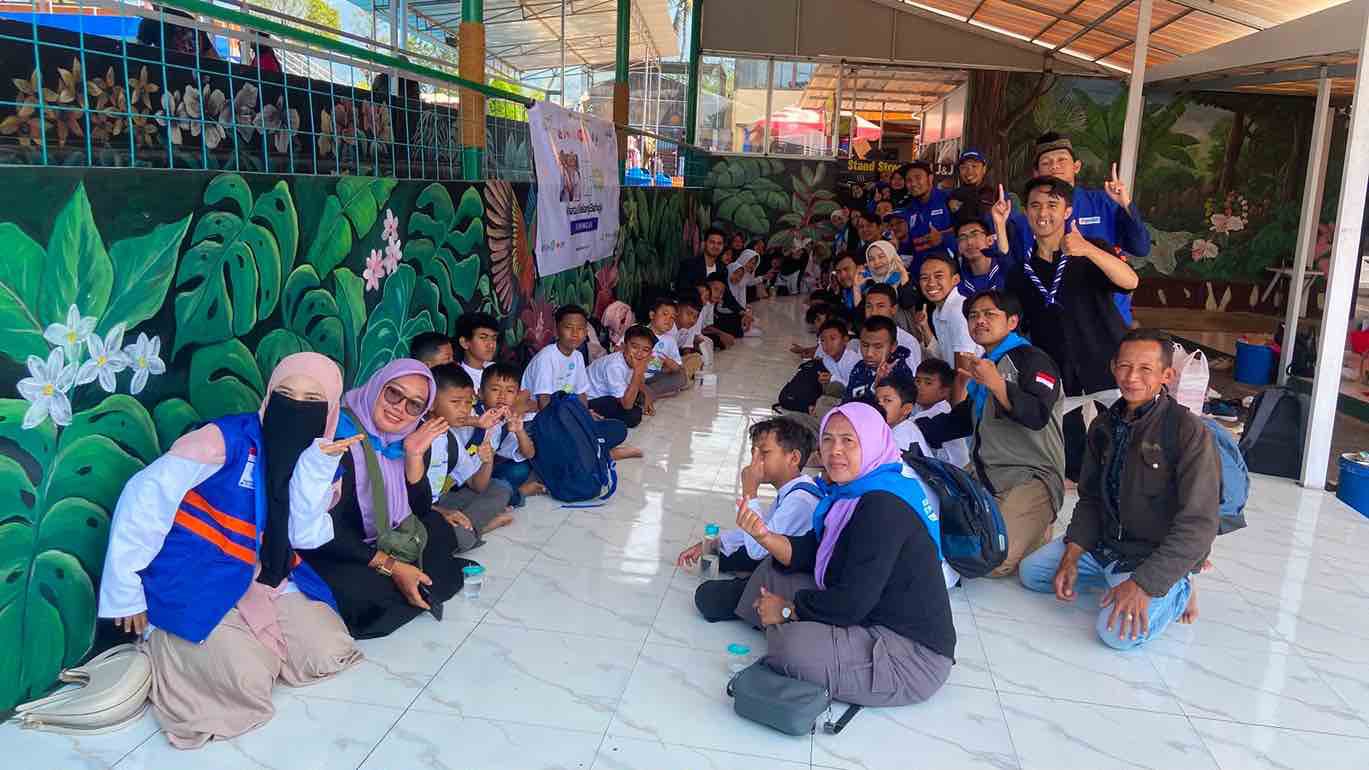 100 Anak Yatim di Kuningan Diajak Wisata ke J&J dan Belanja Perlengkapan Sekolah di Bulan Muharram