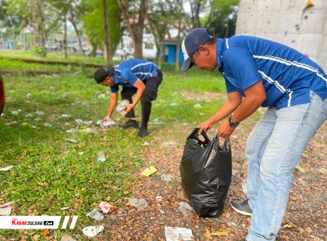 Rutan Mamuju Libatkan Warga Binaan Pasukan Merah Putih dalam Kerja Bakti Gerakan Indonesia ASRI di Stadion Manakarra