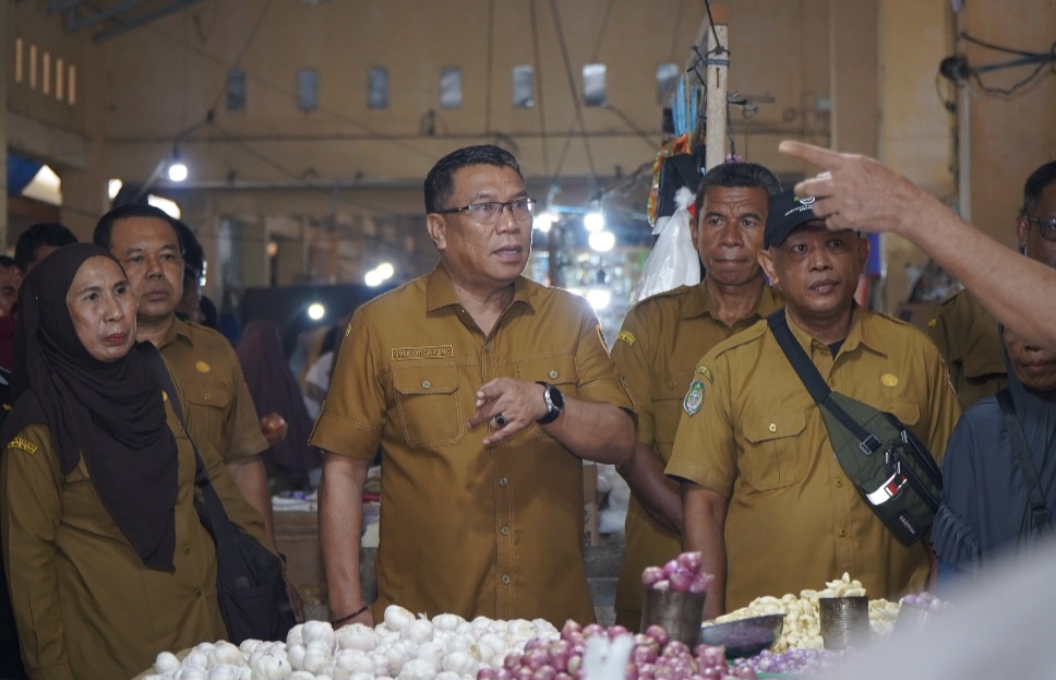 Sekda Tidore Sidak Pasar dan Gudang Sembako Jelang Idul Adha, Harga Bawang Merah Mulai Merangkak Naik