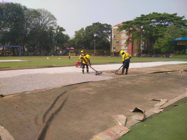Pemkot Tangerang Mulai Ganti Pasir Fondasi Rumput Sintetis Lapangan Ahmad Yani Jelang HUT Ke-81 RI