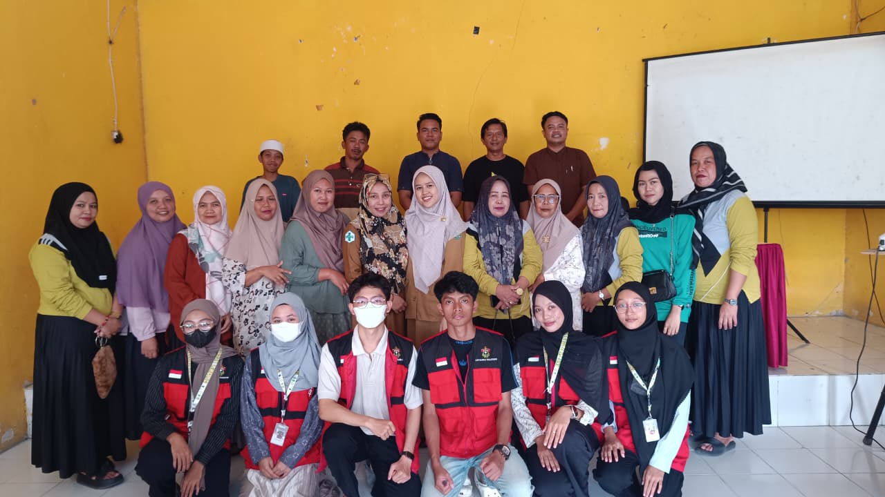 Mahasiswa KKN-PK Unhas Edukasi Penggunaan Masker ke 30 Warga Desa Lempang untuk Cegah ISPA dan TB