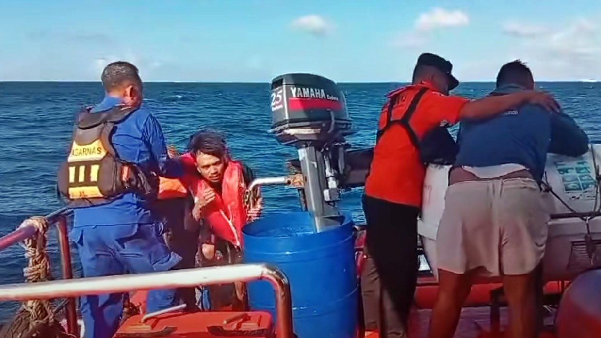 Korban Meninggal Kebakaran KMP Putri Yasmin Jadi Dua Orang, Ardian Wafat di RSUD Tripat dan 4 Penumpang Masih Hilang