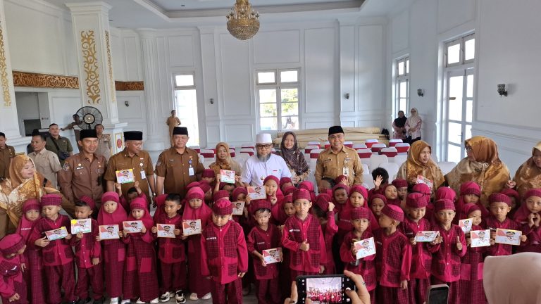 53 Anak TK IT Mumtazah Bengkulu Bertemu Gubernur Helmi Hasan di Balai Raya Semarak, Belajar Soal Kepemimpinan