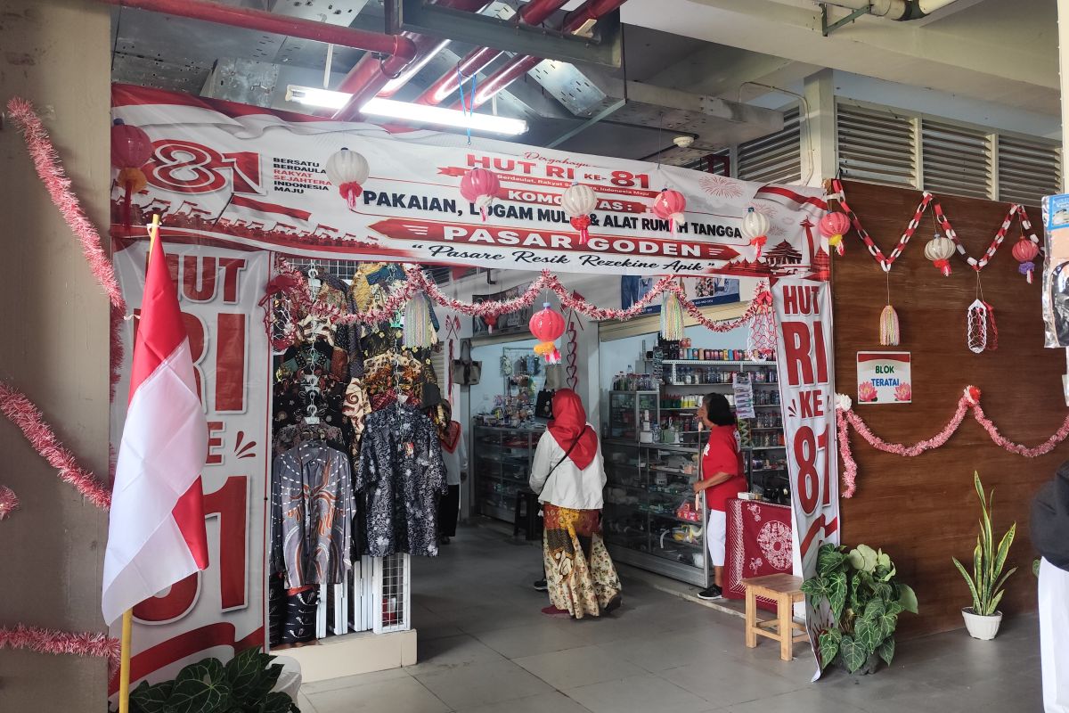 Pedagang Pasar Godean Sleman Hias Kios Bernuansa Merah Putih demi Menggaet Pembeli ke Gedung Baru