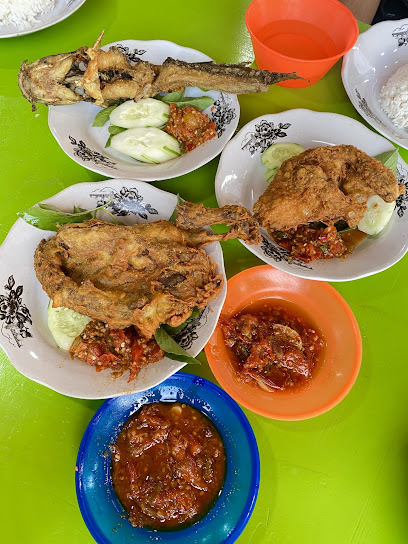 Pecel Lele Palembang 2026: 10 Tempat Makan Lele Tersambal Paling Dicari Warga