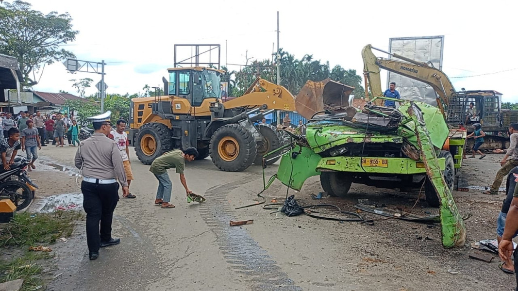 Kecelakaan Maut di Indragiri Hilir! Alat Berat Jatuh, Satu Tewas di Tempat