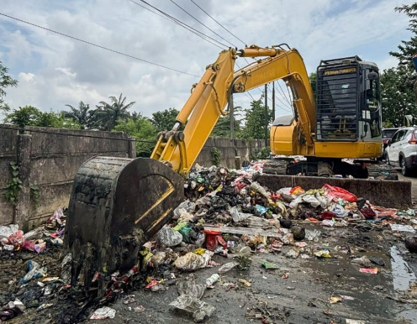 Sidak ke TPS Soekarno Hatta Ujung, Ini yang Ditemukan Walikota Pekanbaru