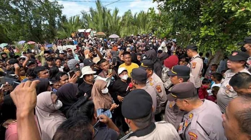 Usai di Panipahan, Kini Hukum Rimba Menjalar di Palika Puncak Amarah Emak-emak Hadapi Gurita Narkoba  di Rohil