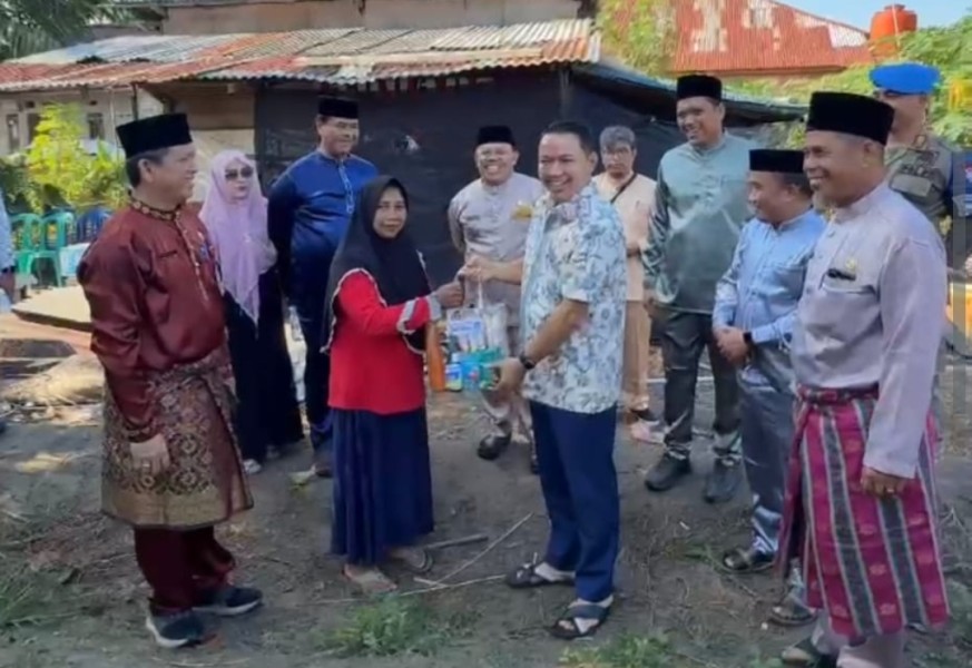 Wabup Kunjungi Warga Kurang Mampu, Berikan Bantuan Modal Usaha