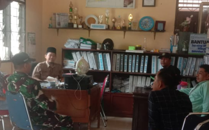 Koramil 02 Jalin Hubungan Silaturahmi dengan Masyarakat