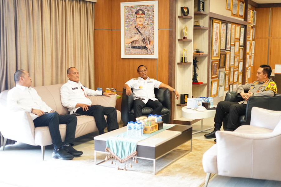 Jelang Pelantikan Gubernur Terpilih, Pj Gubri Rahman Hadi Temui Kapolda Riau
